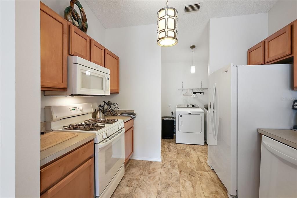 Active With Contract: $1,700 (2 beds, 2 baths, 1188 Square Feet)