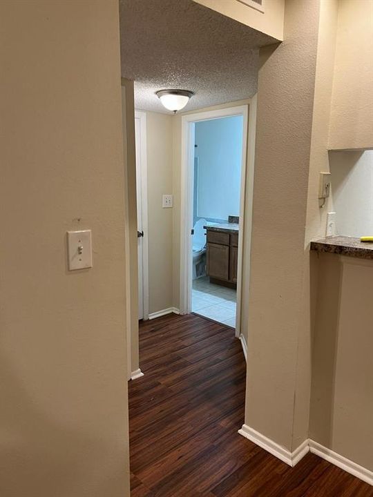 For Sale: $149,500 (1 beds, 1 baths, 700 Square Feet)