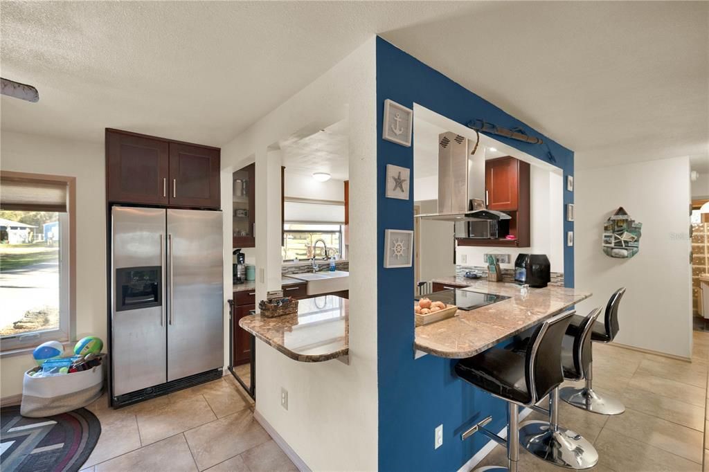 For Sale: $299,999 (2 beds, 2 baths, 1248 Square Feet)