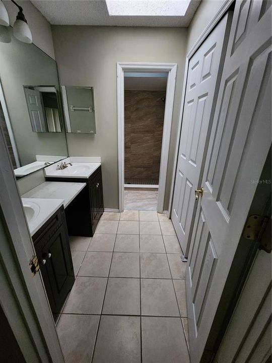 837-Master bath-2024