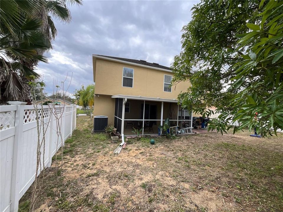 For Sale: $365,000 (4 beds, 2 baths, 2215 Square Feet)