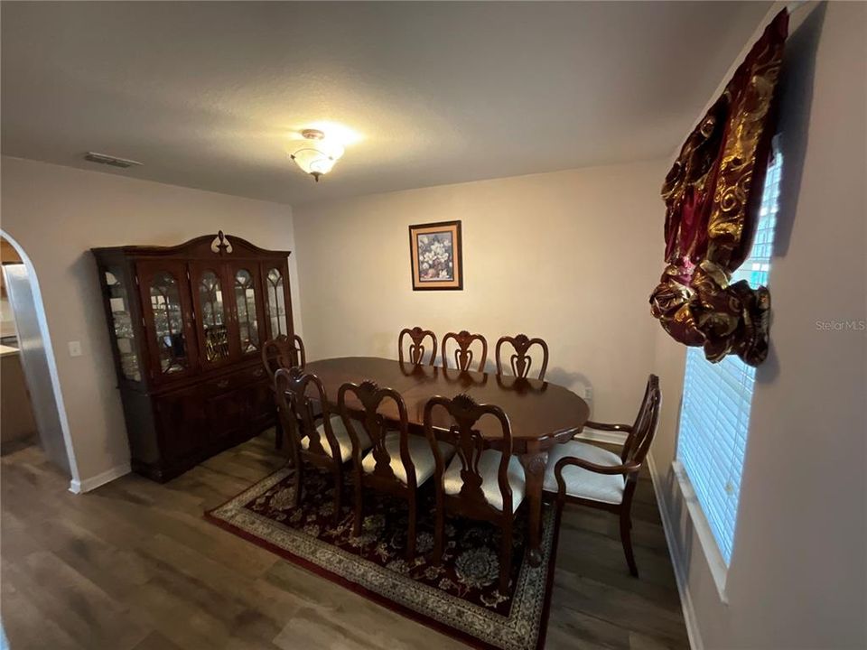 For Sale: $365,000 (4 beds, 2 baths, 2215 Square Feet)