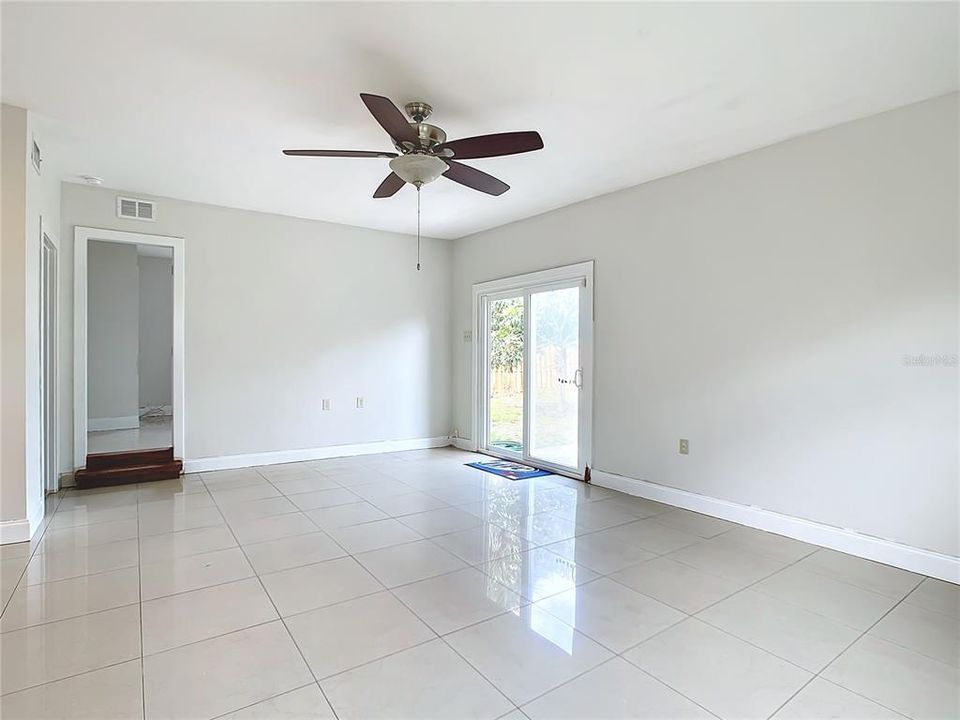 Active With Contract: $2,600 (3 beds, 2 baths, 1332 Square Feet)