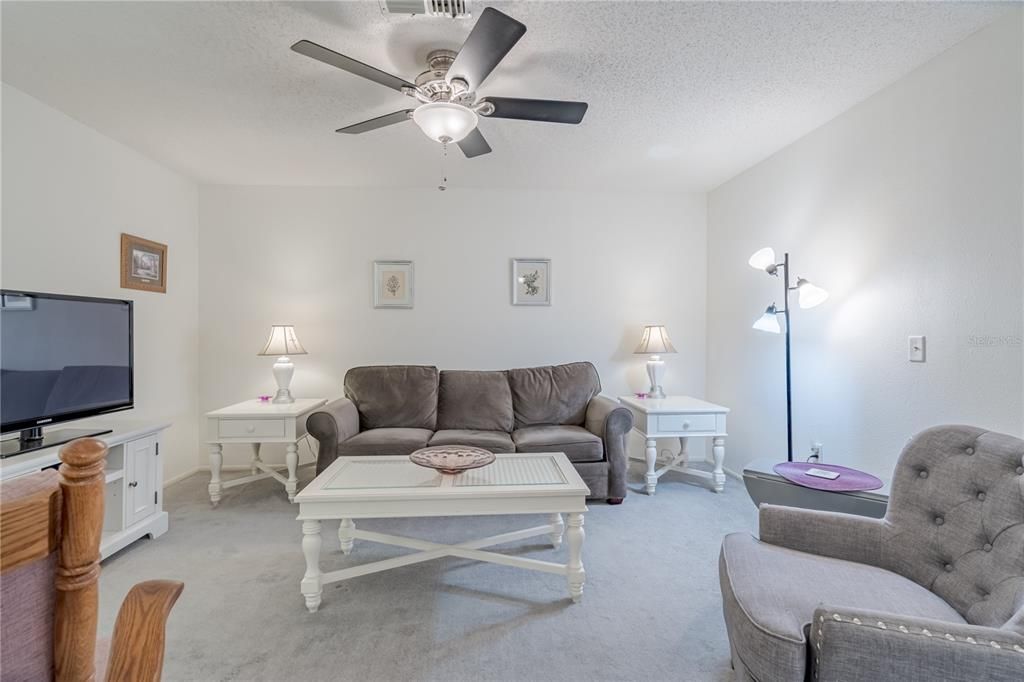 Active With Contract: $199,000 (1 beds, 1 baths, 767 Square Feet)