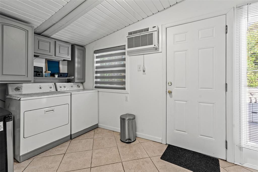 Active With Contract: $150,000 (2 beds, 1 baths, 900 Square Feet)