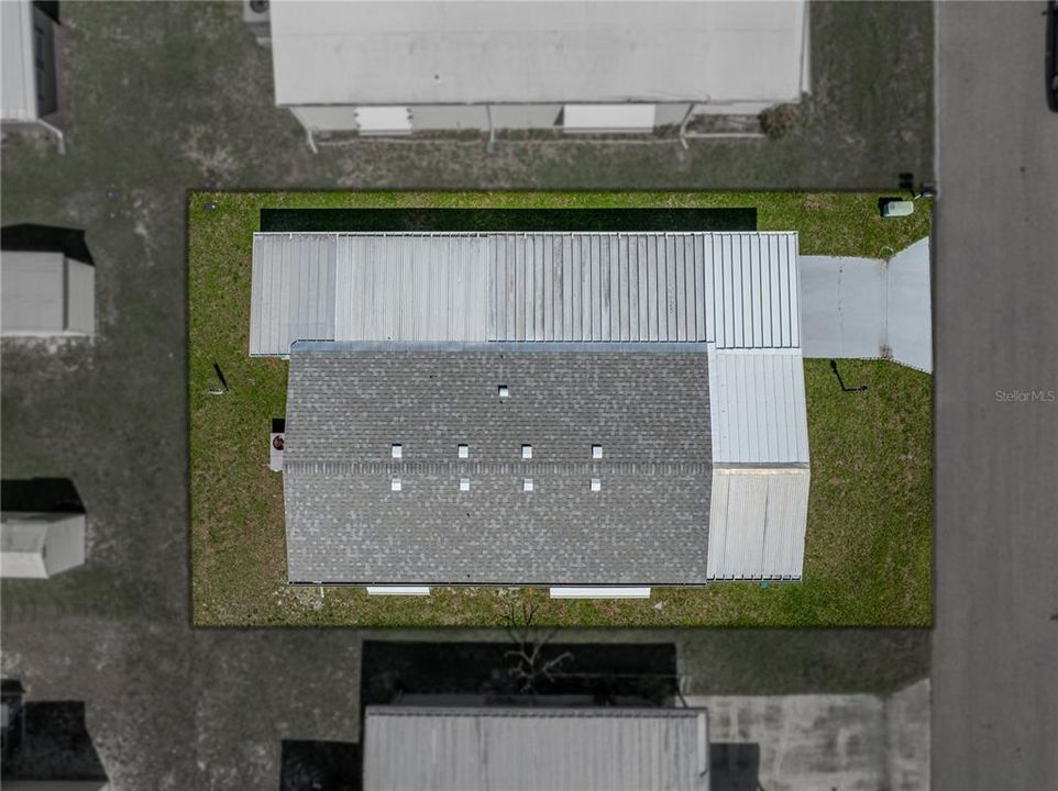 AERIAL VIEW OF HOME/ROOF