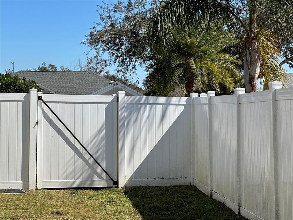 Fully Enclosed Fence