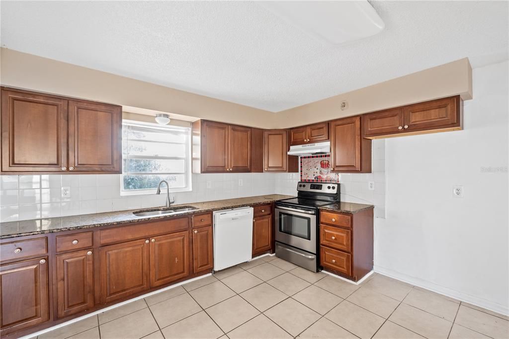 For Sale: $209,000 (3 beds, 2 baths, 1722 Square Feet)