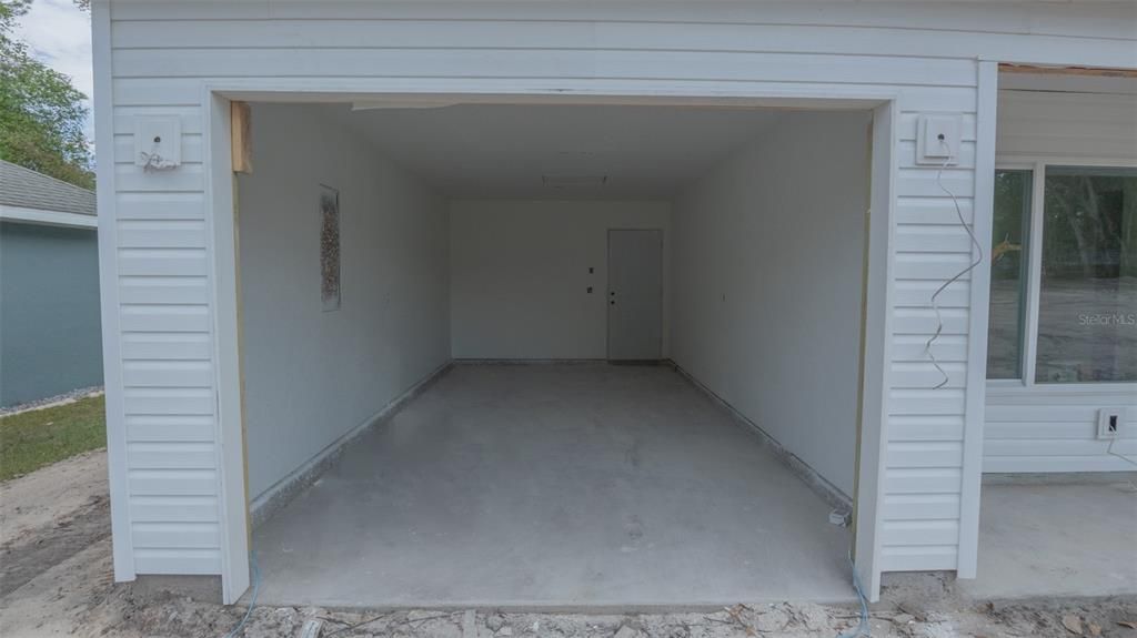 Active With Contract: $239,900 (3 beds, 2 baths, 1231 Square Feet)