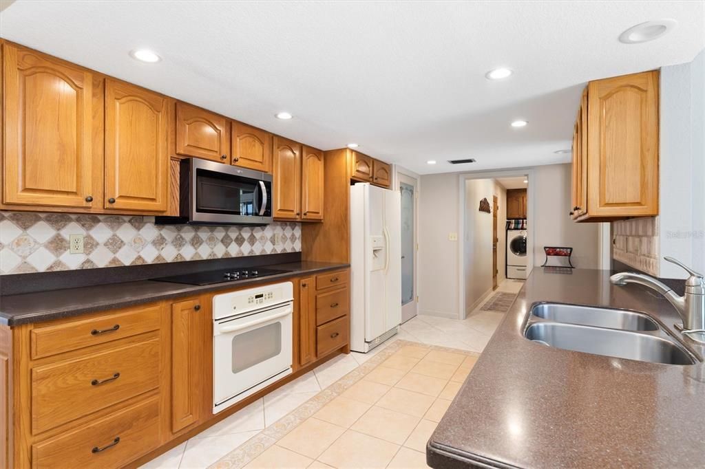 Recently Sold: $535,000 (3 beds, 3 baths, 1804 Square Feet)