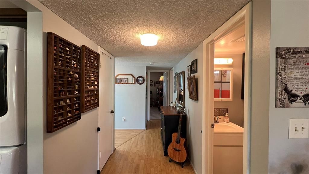 Recently Sold: $134,500 (2 beds, 1 baths, 1054 Square Feet)