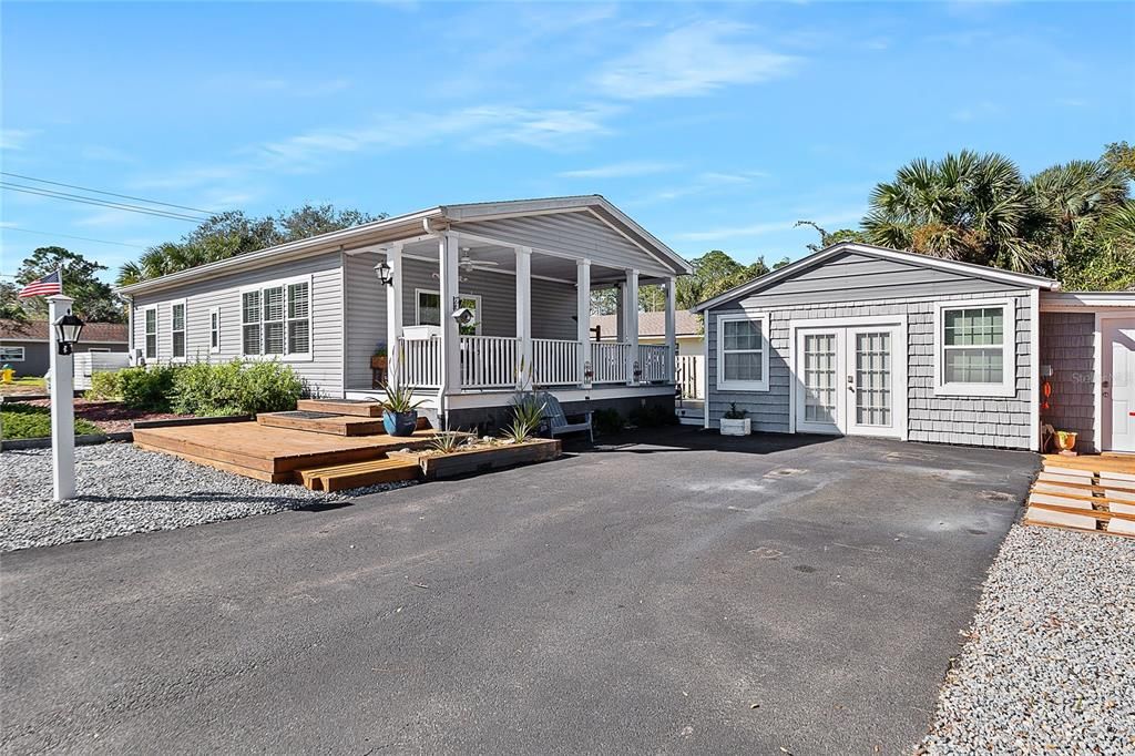 Recently Sold: $339,900 (2 beds, 2 baths, 951 Square Feet)