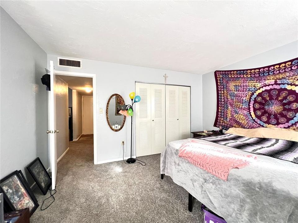 For Sale: $85,000 (1 beds, 1 baths, 876 Square Feet)