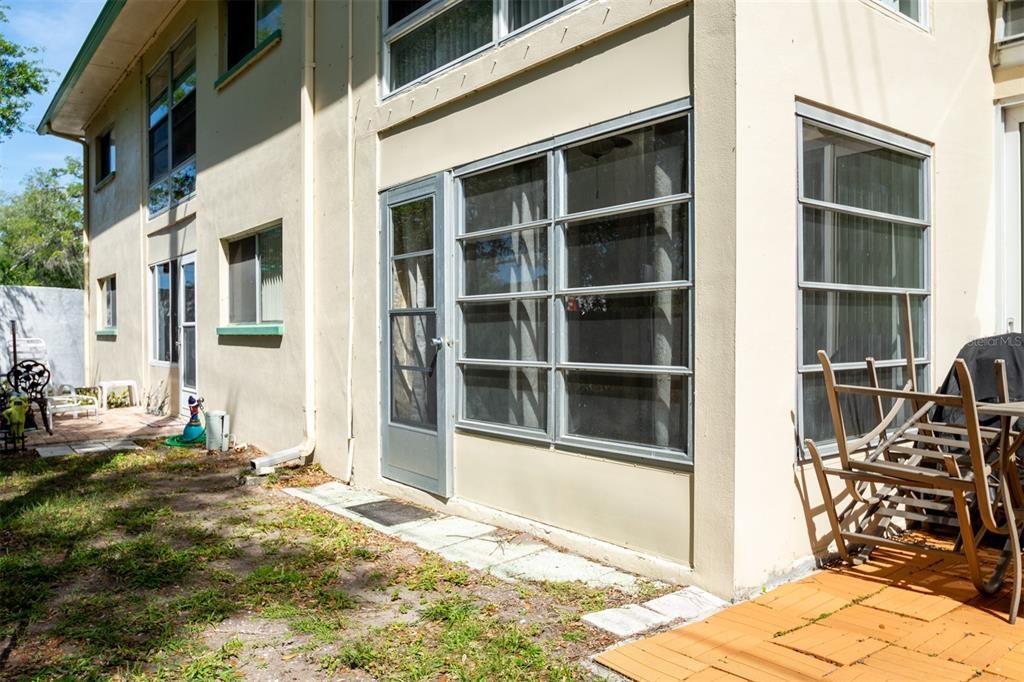 Active With Contract: $108,000 (2 beds, 1 baths, 790 Square Feet)