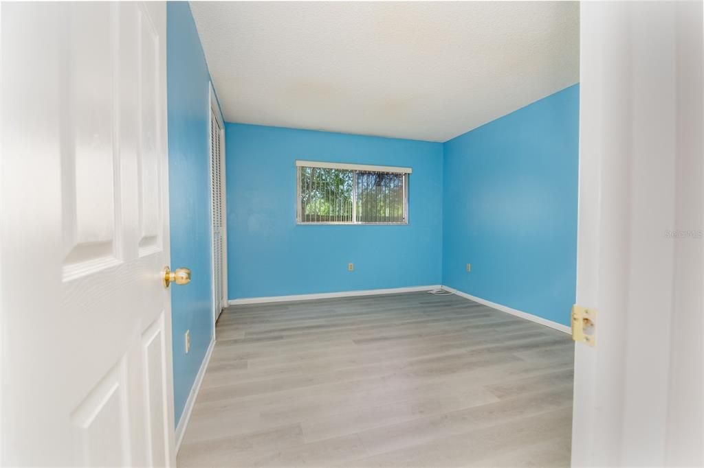 Active With Contract: $108,000 (2 beds, 1 baths, 790 Square Feet)