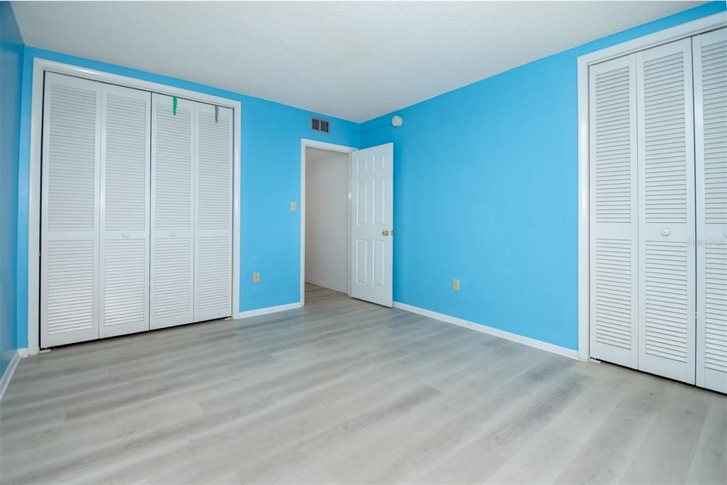 Active With Contract: $108,000 (2 beds, 1 baths, 790 Square Feet)