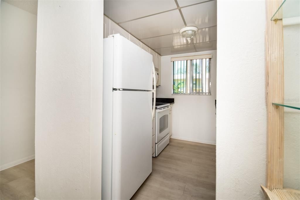 Active With Contract: $108,000 (2 beds, 1 baths, 790 Square Feet)