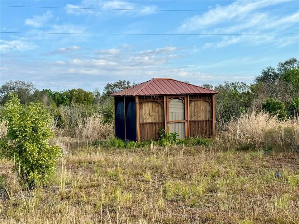 For Sale: $400,000 (3 beds, 2 baths, 1296 Square Feet)