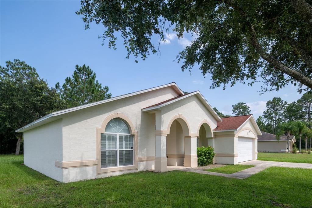 Active With Contract: $300,000 (3 beds, 2 baths, 1780 Square Feet)