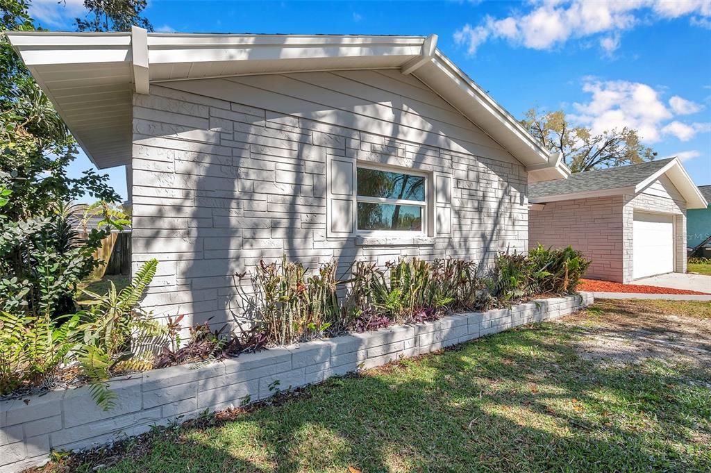 Recently Sold: $417,595 (3 beds, 2 baths, 1777 Square Feet)