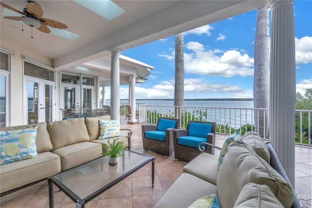 For Sale: $4,850,000 (5 beds, 4 baths, 5200 Square Feet)