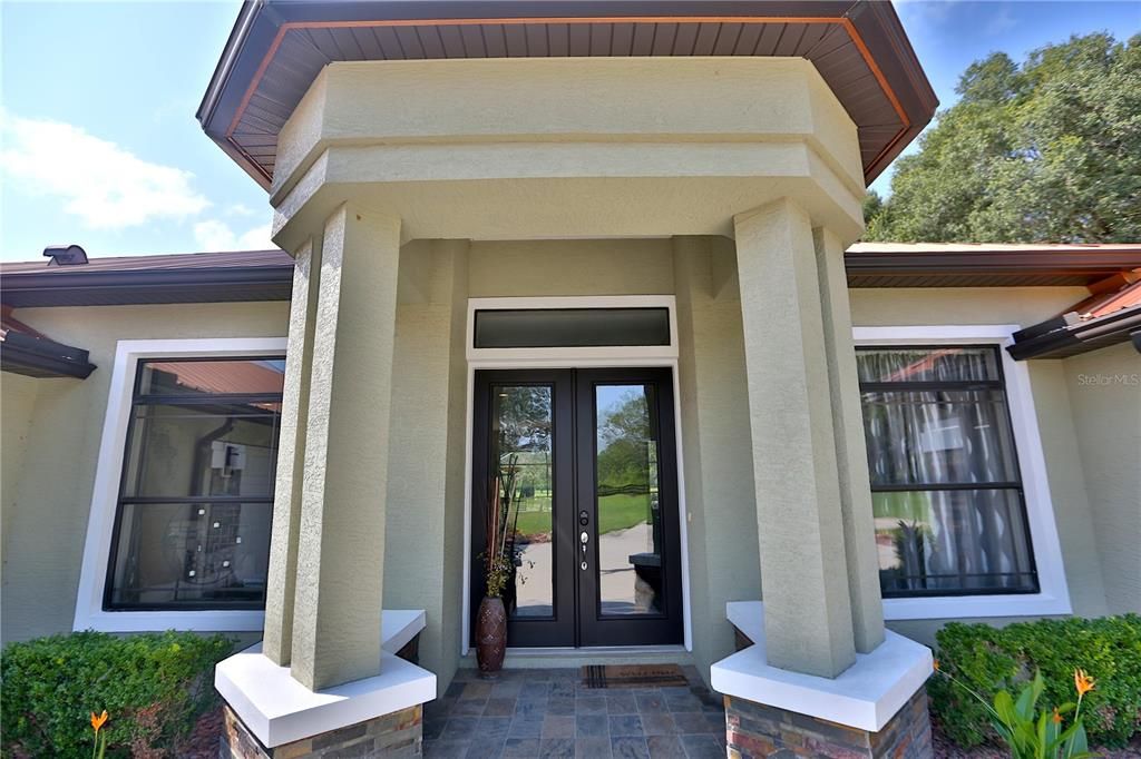 Recently Sold: $2,897,000 (3 beds, 3 baths, 2865 Square Feet)