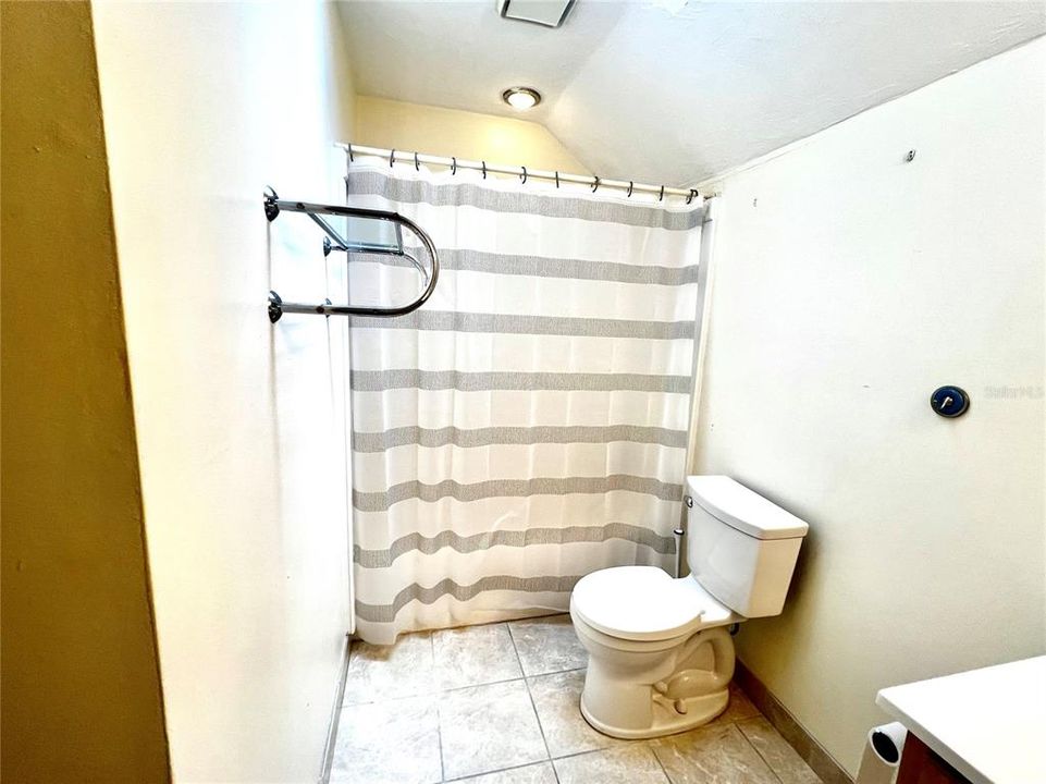 For Sale: $265,000 (3 beds, 3 baths, 1806 Square Feet)