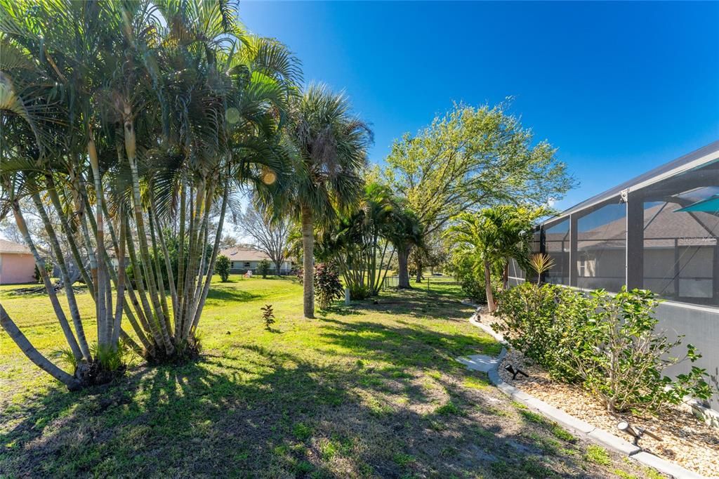 Recently Sold: $450,000 (3 beds, 2 baths, 1635 Square Feet)