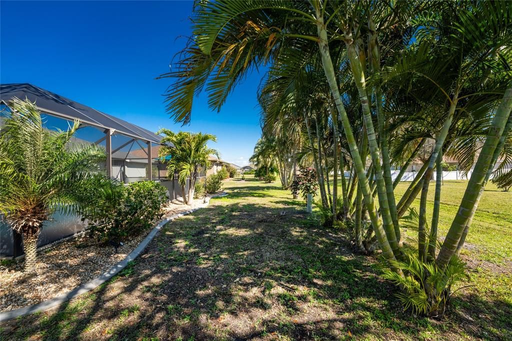 Recently Sold: $450,000 (3 beds, 2 baths, 1635 Square Feet)