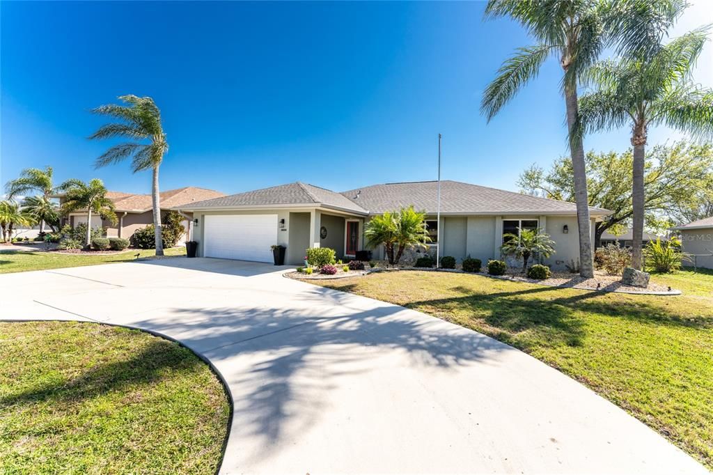 Recently Sold: $450,000 (3 beds, 2 baths, 1635 Square Feet)