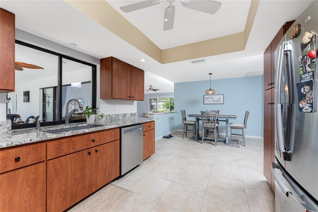 Recently Sold: $450,000 (3 beds, 2 baths, 1635 Square Feet)