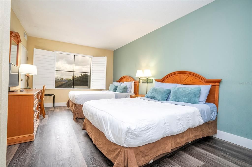 Active With Contract: $120,000 (1 beds, 1 baths, 542 Square Feet)