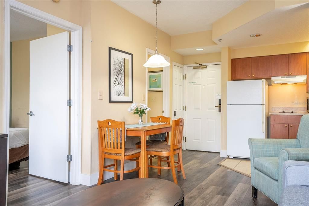 Active With Contract: $120,000 (1 beds, 1 baths, 542 Square Feet)