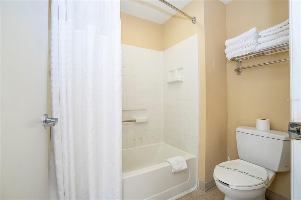 Active With Contract: $120,000 (1 beds, 1 baths, 542 Square Feet)