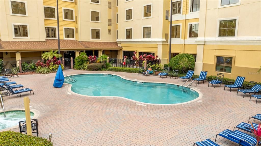 Active With Contract: $120,000 (1 beds, 1 baths, 542 Square Feet)