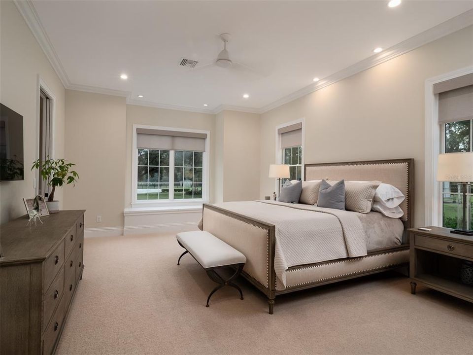 Recently Sold: $4,900,000 (3 beds, 2 baths, 3541 Square Feet)