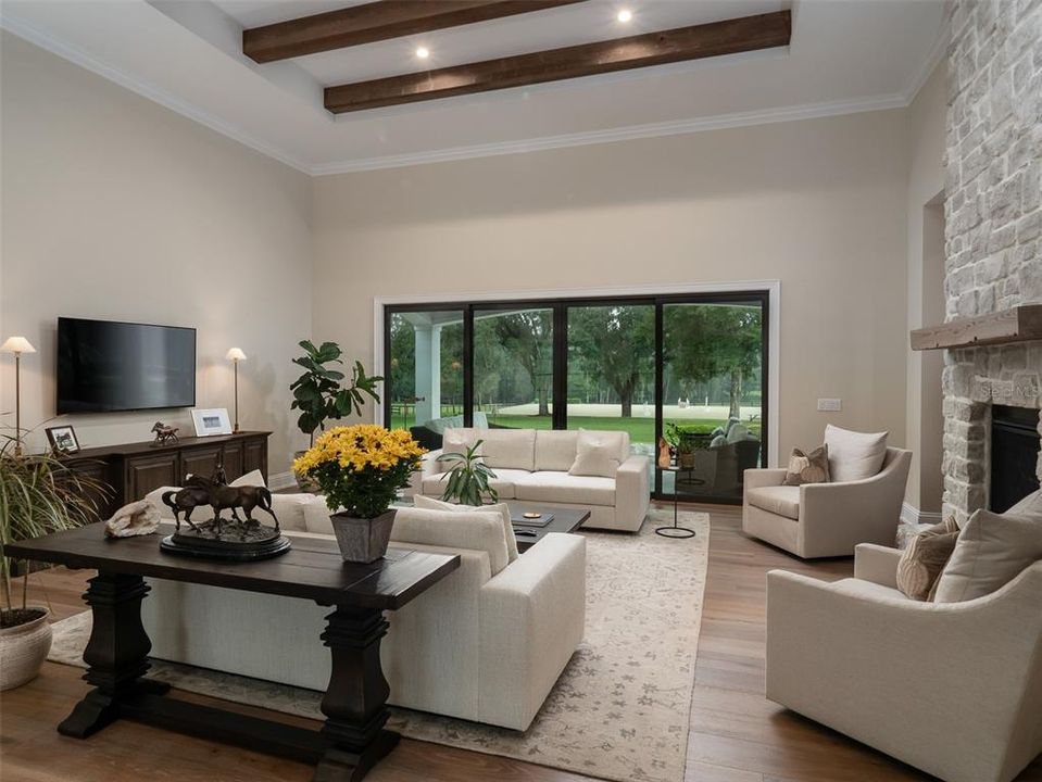 Recently Sold: $4,900,000 (3 beds, 2 baths, 3541 Square Feet)