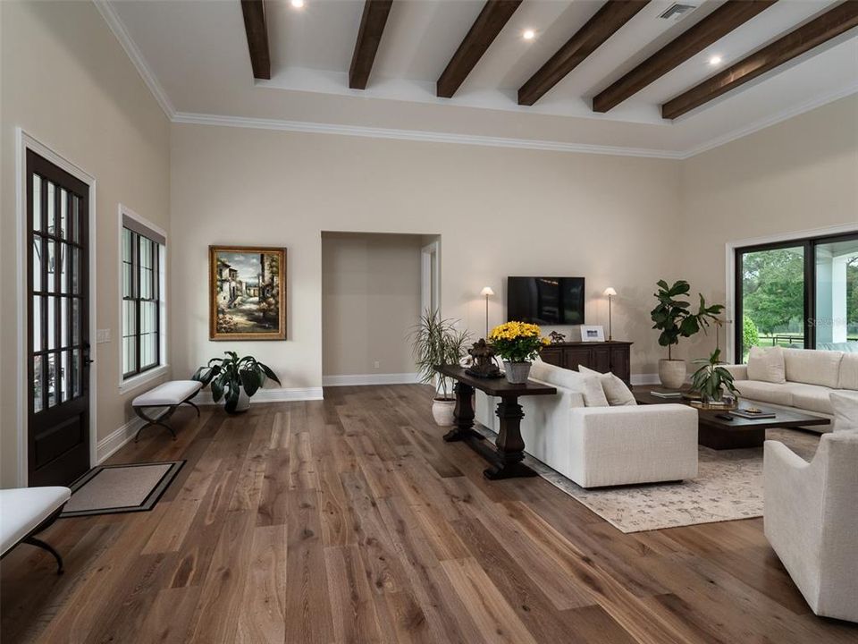Recently Sold: $4,900,000 (3 beds, 2 baths, 3541 Square Feet)
