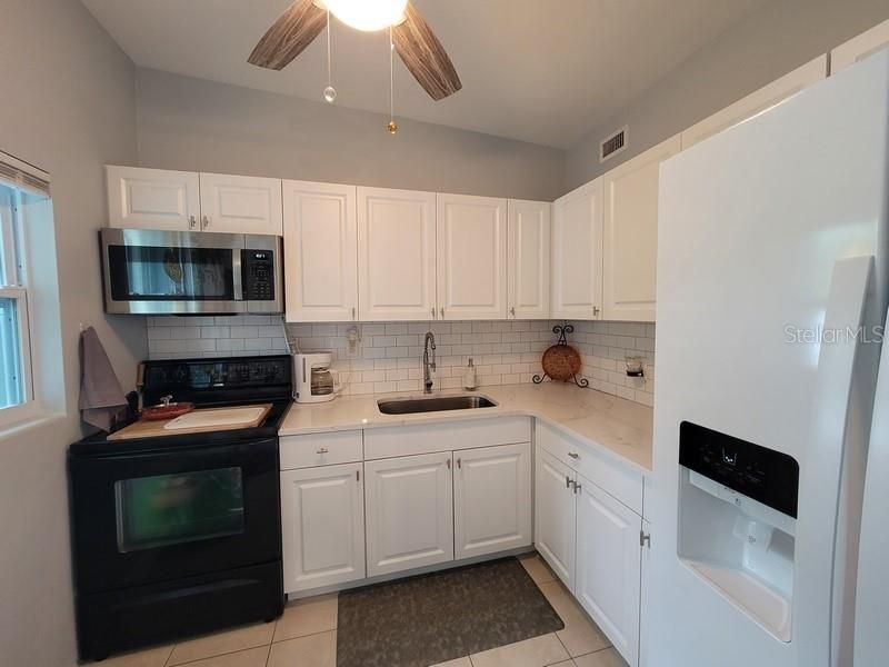 For Sale: $265,000 (3 beds, 1 baths, 960 Square Feet)