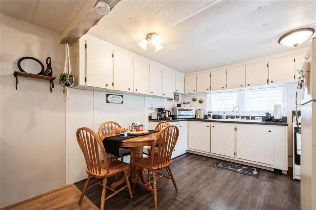 Recently Sold: $80,000 (2 beds, 1 baths, 776 Square Feet)