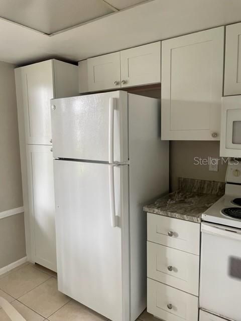 Recently Rented: $1,695 (2 beds, 2 baths, 983 Square Feet)