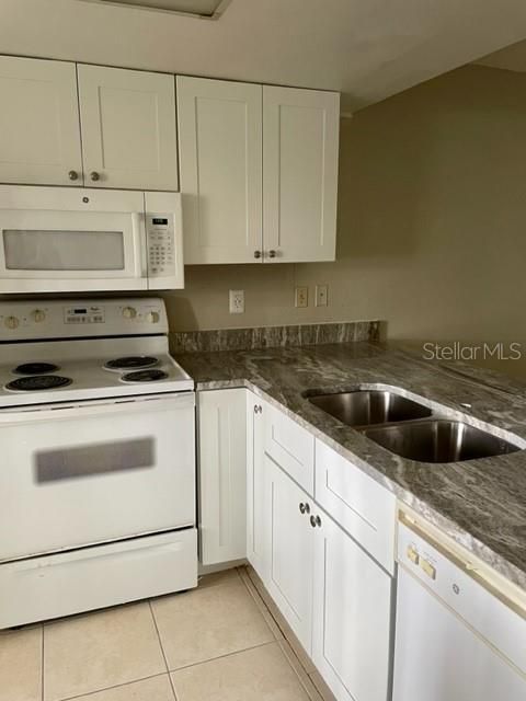 Recently Rented: $1,695 (2 beds, 2 baths, 983 Square Feet)