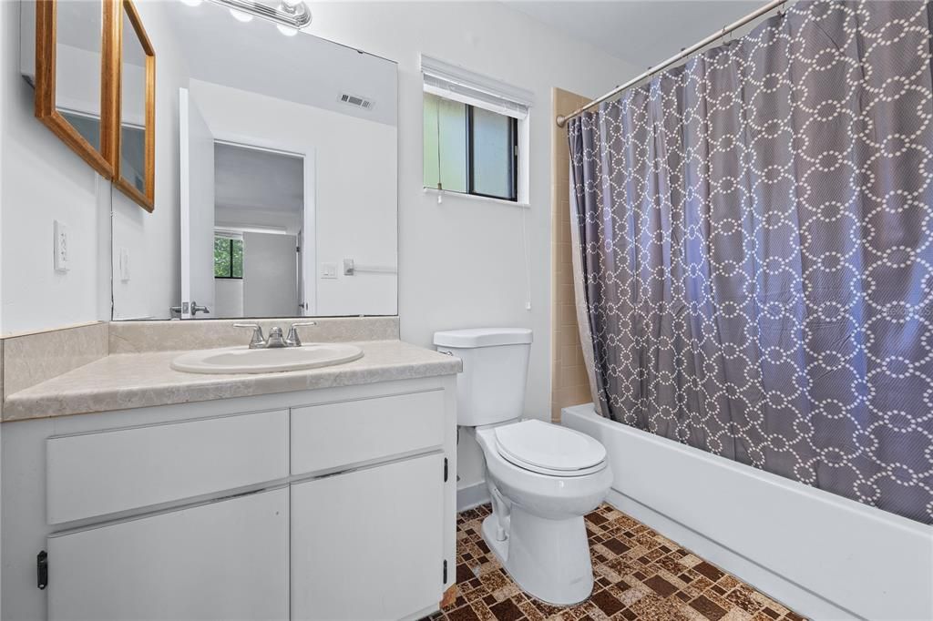 Недавно арендовано: $1,300 (2 спален, 2 ванн, 999 Квадратных фут)