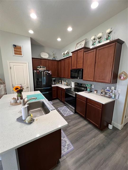 Recently Sold: $315,000 (3 beds, 2 baths, 1491 Square Feet)