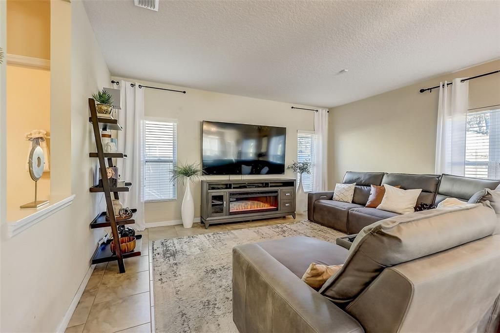 For Sale: $443,500 (4 beds, 2 baths, 2808 Square Feet)