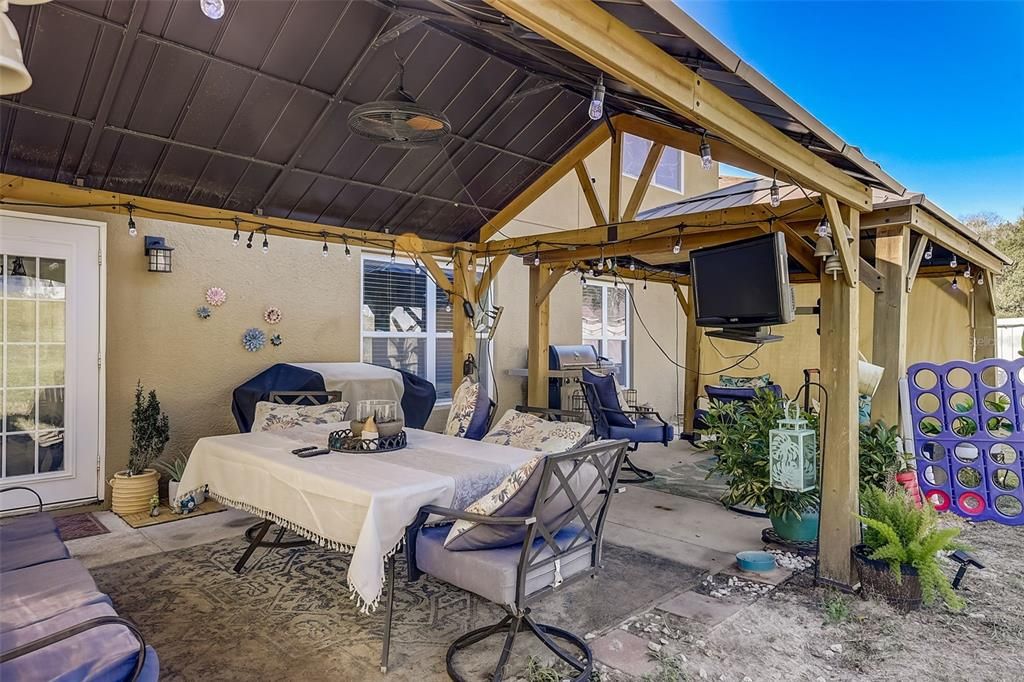 For Sale: $443,500 (4 beds, 2 baths, 2808 Square Feet)