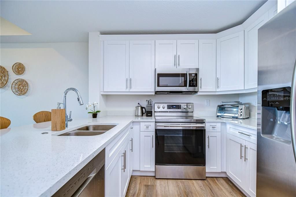 Spacious kitchen with tons of storage!