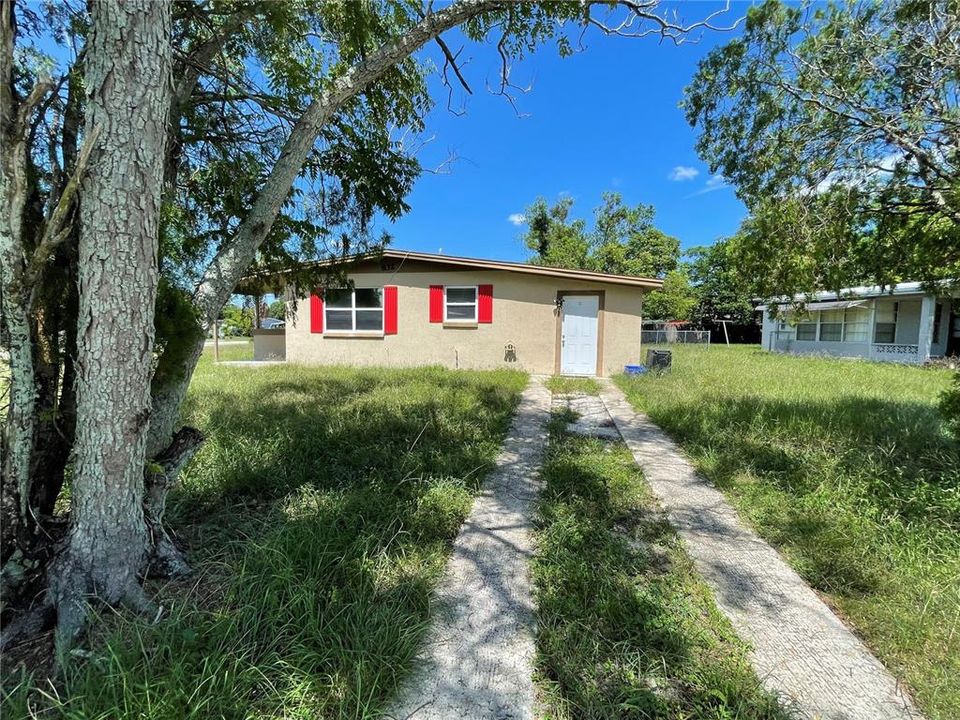 Recientemente alquilado: $1,499 (3 camas, 1 baños, 990 Pies cuadrados)