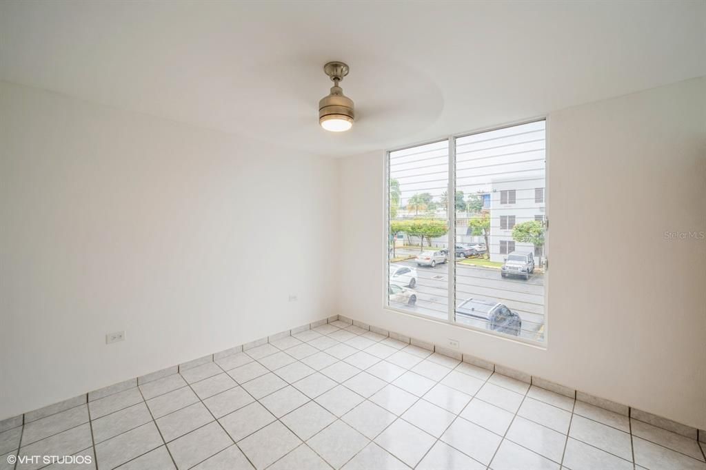 Recently Sold: $135,000 (3 beds, 1 baths, 942 Square Feet)