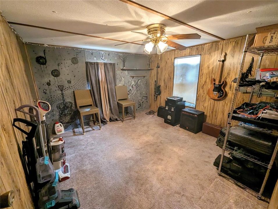 Guest/music room